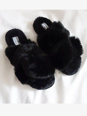 Old Navy Cozy Faux-Fur Cross-Strap Slippers Black (7) NWT!
